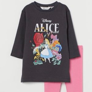 H&M girls size Alice and Wonderland 5/6 sweater dress